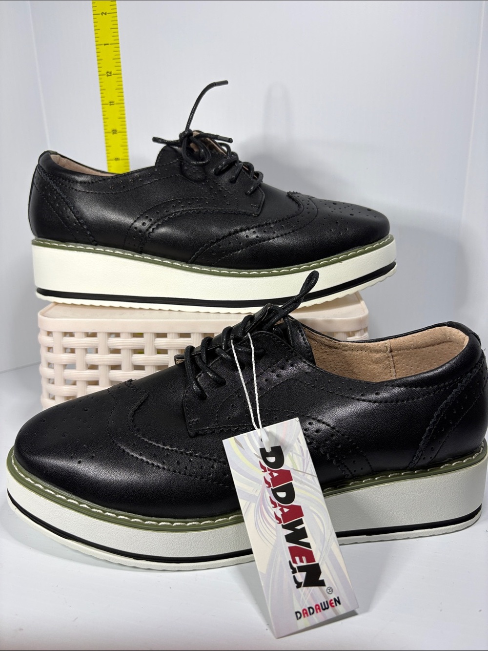 Dadawen women's Black Wingtip Derby Platform Oxfords 9.5 kinda‎ narrow. Box 29
